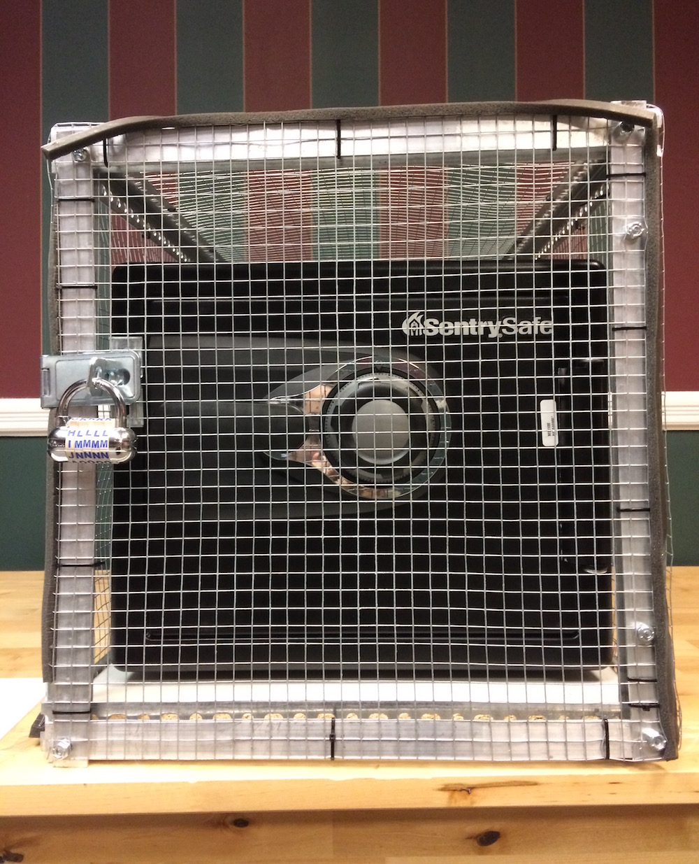 ASDF Escape - The Robbery, Safe