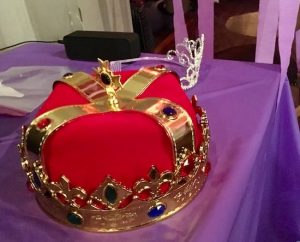 In-game: Prom kink & queen crowns