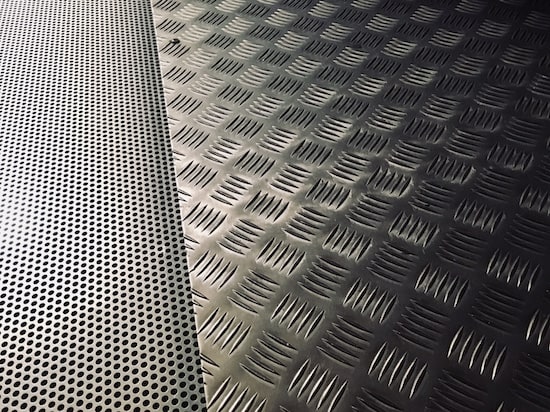 In-game: Closeup of a steel floor.