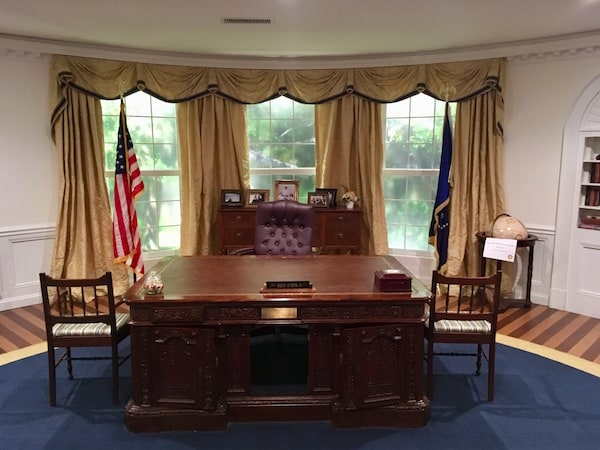In-game: The President's desk in a surprisingly accurate replica of the Oval Office.
