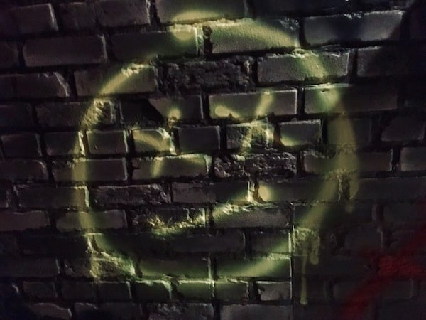 In-game: a grafitti's dead face.