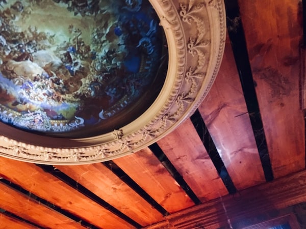 In-game: The ceiling adorned with art.