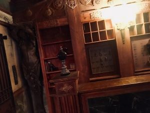 In-game: The hotel's decrepit front desk.