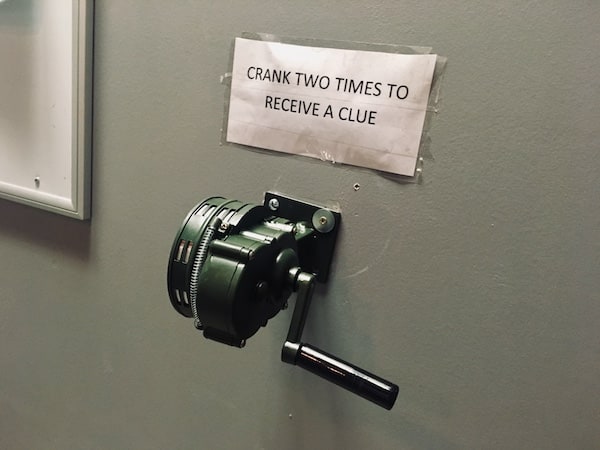 In-game: crank siren hint system.