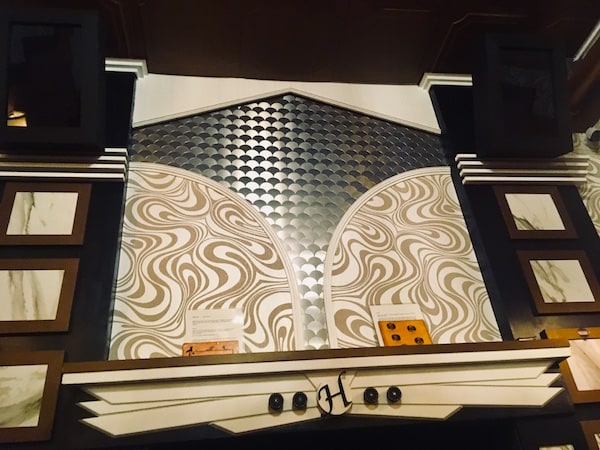 In-game: A beautiful and ornate art deco wall.