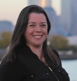 Headshot of Lindsay Froelich