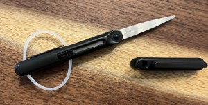 Scissor handles are extended.