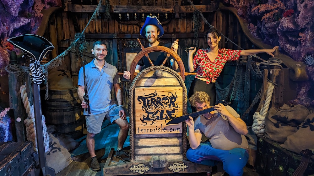 A Picture-Perfect Guide to Escape Room Team Photos