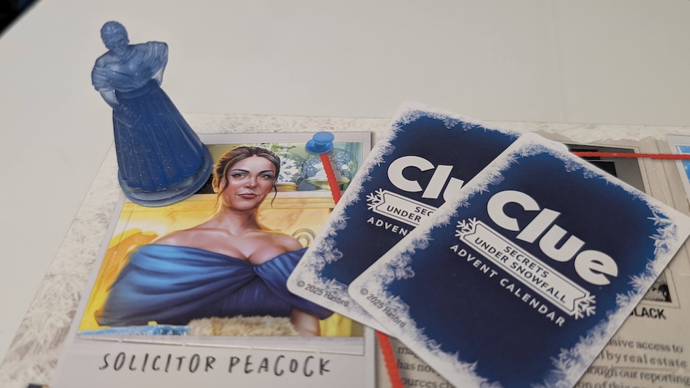 Hasbro – Clue Advent Calendar: Secrets Under Snowfall [Review]