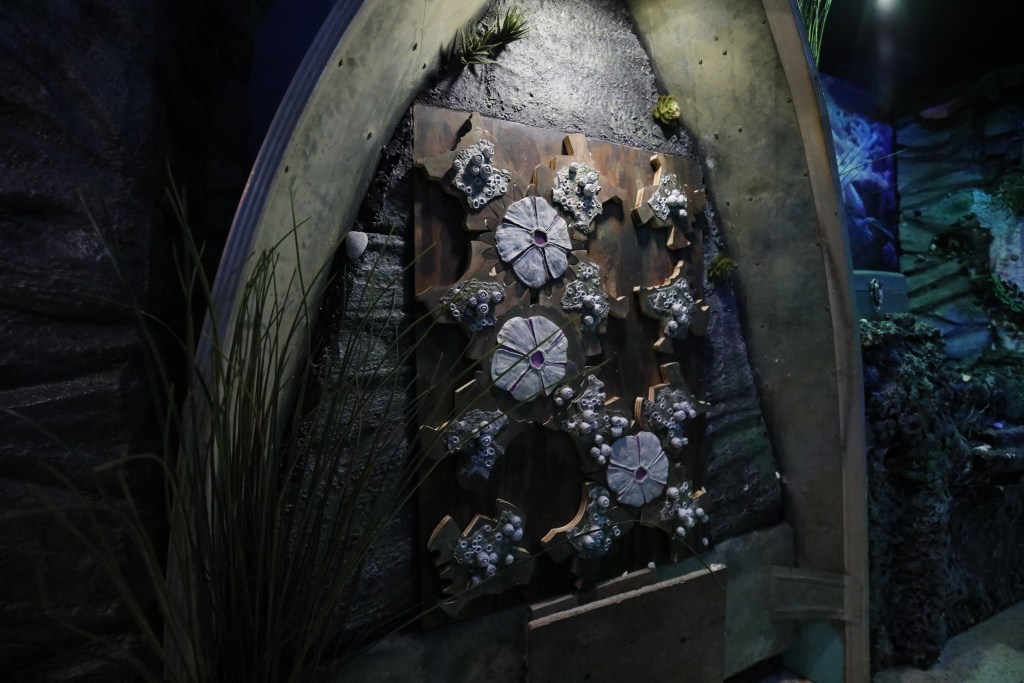 puzzle with gears decorated with barnacles and reef decorations