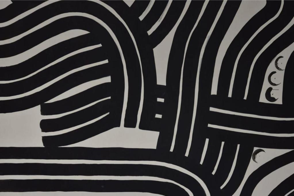 Thick black lines on a white background